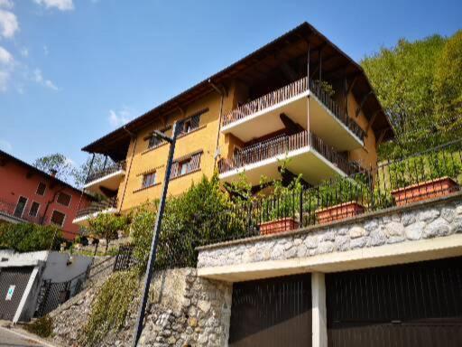 Manzoni Aparts San Pellegrino Terme Exterior photo